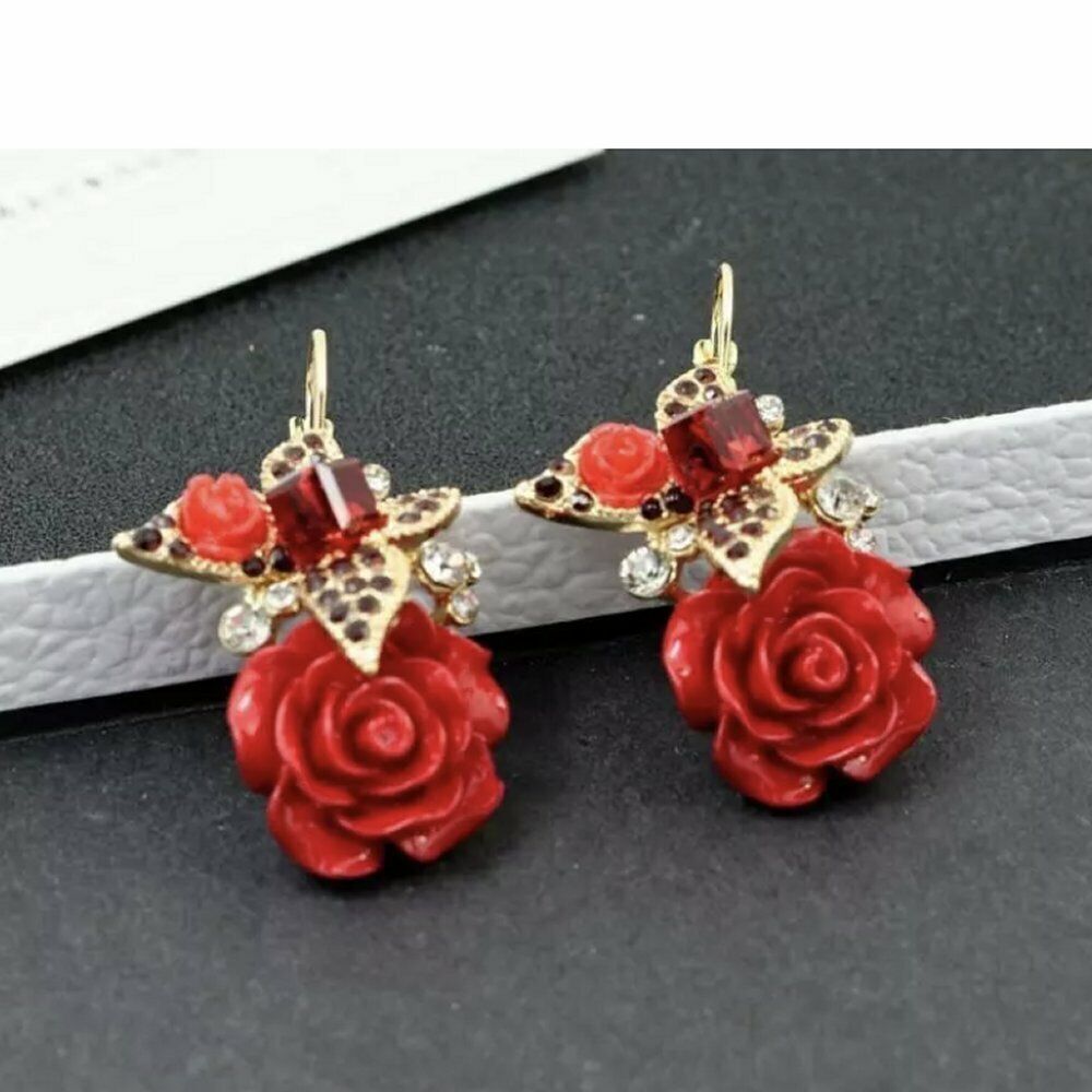 Realistic 3D Red ROSE Flower Earrings NEW Dangle Pierced Rhinestones Gold Lever - Picture 5 of 5